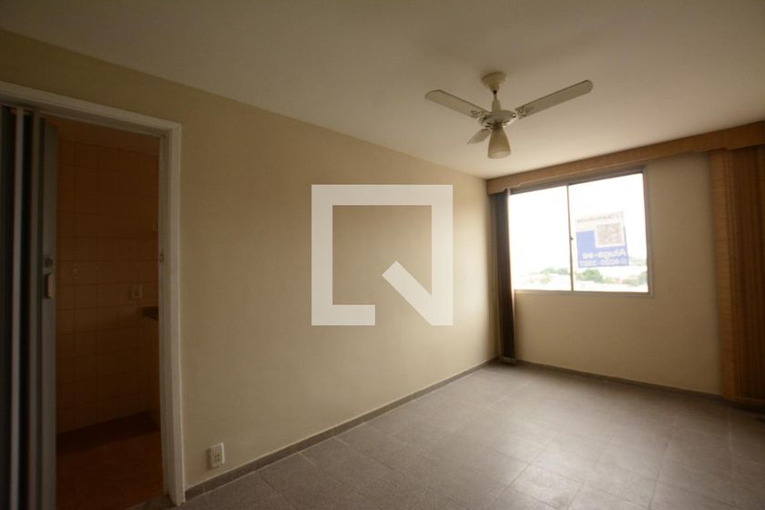 Foto 3 de Apartamento com 2 Quartos para alugar, 45m² em Campinho, Rio de Janeiro