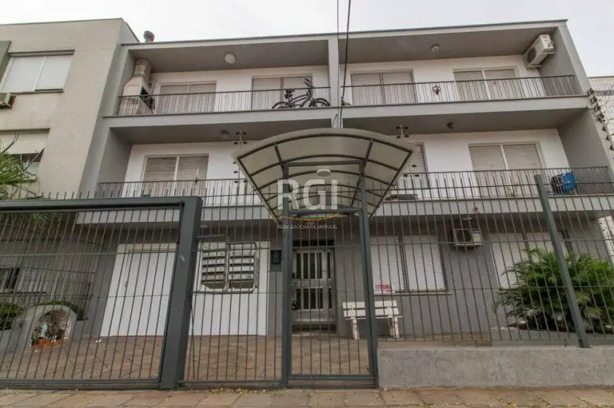 Foto 1 de Apartamento com 2 Quartos à venda, 80m² em Navegantes, Porto Alegre