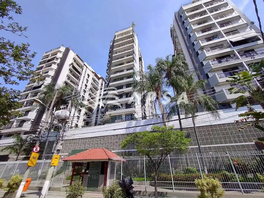 Foto 1 de Apartamento com 3 Quartos para alugar, 117m² em Grajaú, Rio de Janeiro