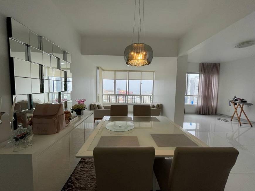 Foto 1 de Apartamento com 3 Quartos à venda, 145m² em Pituba, Salvador