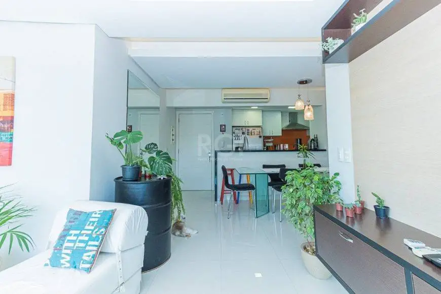 Foto 3 de Apartamento com 4 Quartos à venda, 97m² em Boa Vista, Porto Alegre
