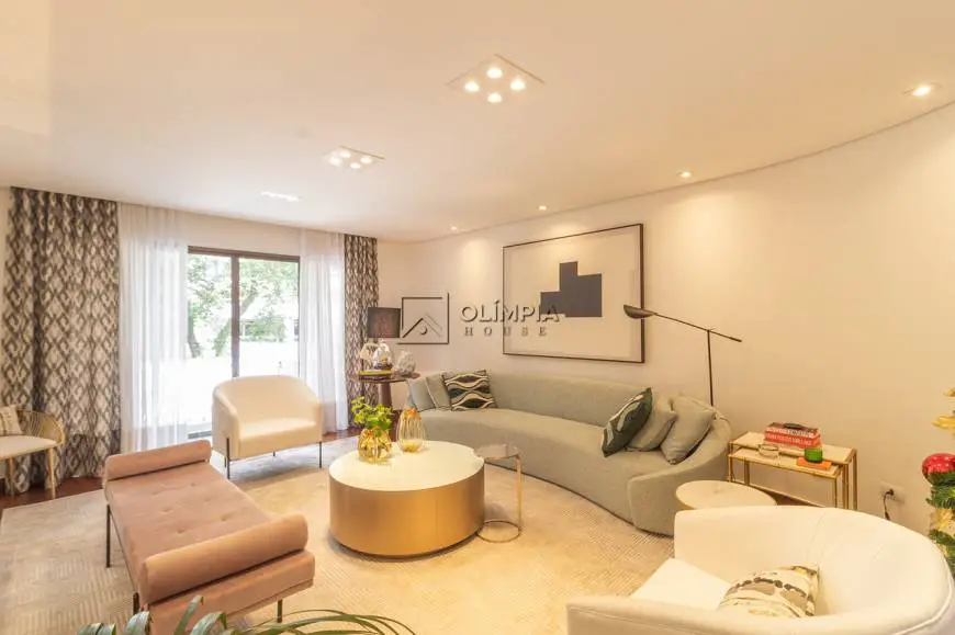 Foto 1 de Apartamento com 4 Quartos para alugar, 200m² em Moema, São Paulo