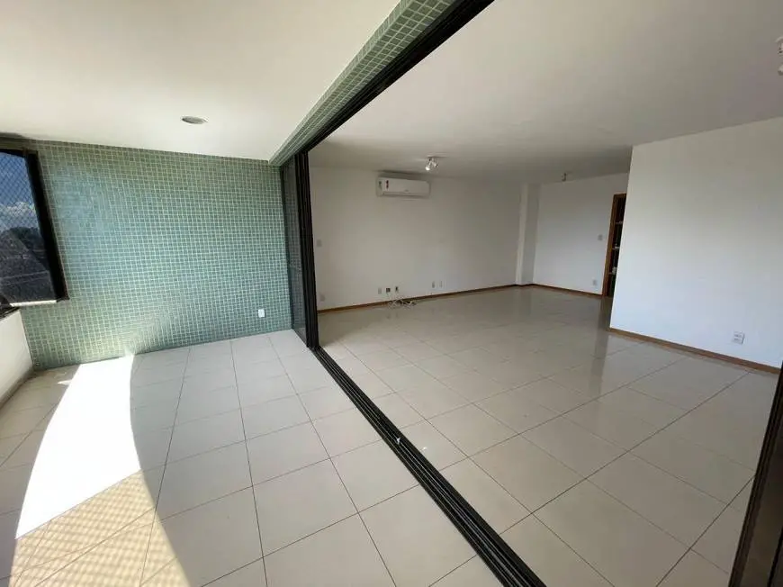 Foto 3 de Apartamento com 4 Quartos à venda, 182m² em Pituba, Salvador