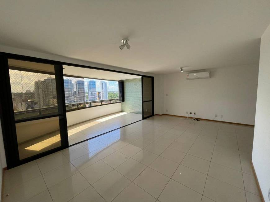 Foto 5 de Apartamento com 4 Quartos à venda, 182m² em Pituba, Salvador