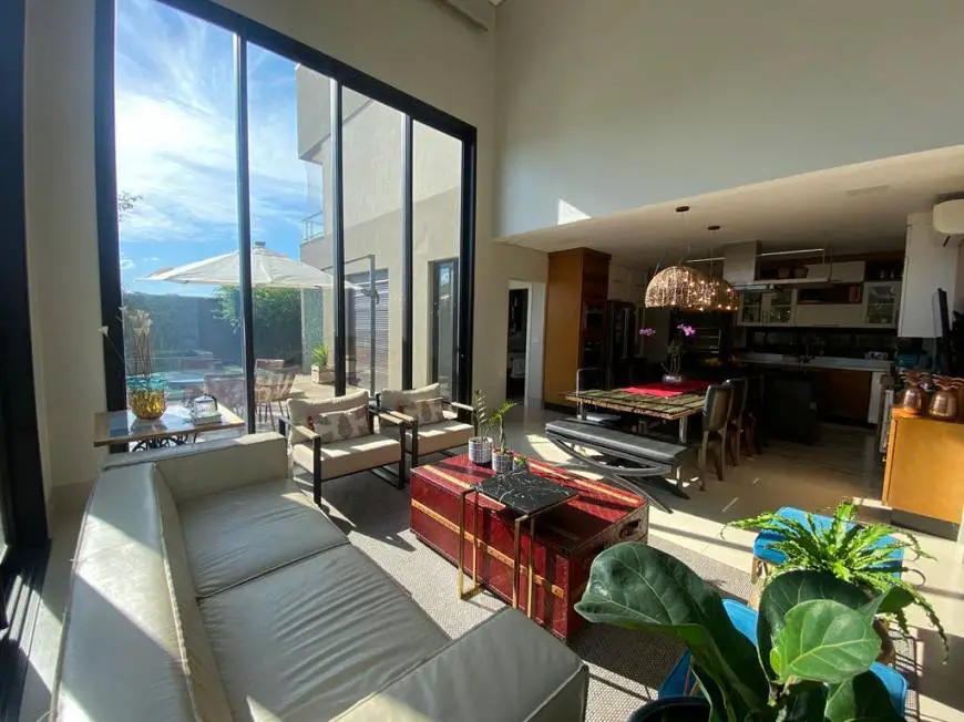 Foto 1 de Apartamento com 4 Quartos à venda, 345m² em Ribeirão do Lipa, Cuiabá
