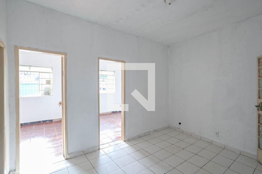 Foto 4 de Casa com 2 Quartos para alugar, 60m² em Concórdia, Belo Horizonte