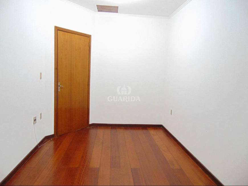 Foto 1 de Casa com 2 Quartos para alugar, 90m² em Santo Antônio, Porto Alegre