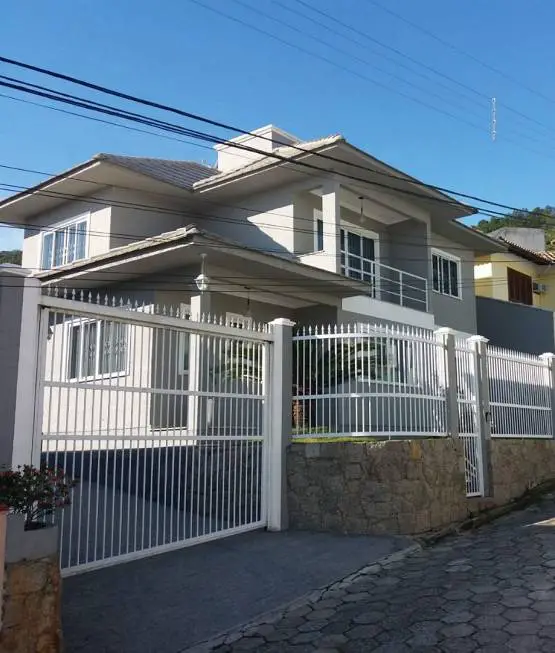 Foto 1 de Casa com 3 Quartos à venda, 200m² em Itacorubi, Florianópolis