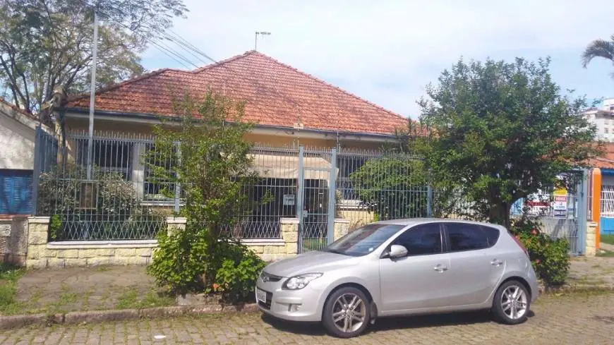 Foto 1 de Casa com 3 Quartos à venda, 220m² em Jardim Lindóia, Porto Alegre