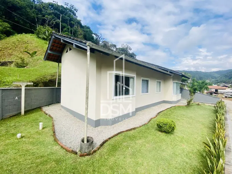 Foto 1 de Casa com 3 Quartos à venda, 132m² em São Pedro, Brusque