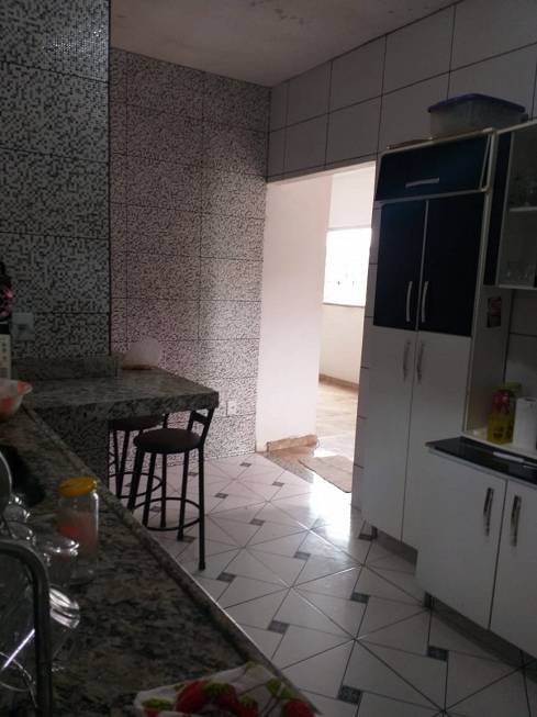 Foto 4 de Casa com 3 Quartos à venda, 420m² em Vila Clóris, Belo Horizonte