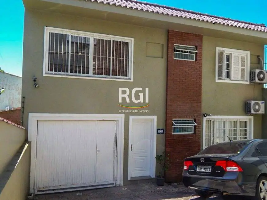 Foto 2 de Casa com 3 Quartos à venda, 133m² em Vila Jardim, Porto Alegre