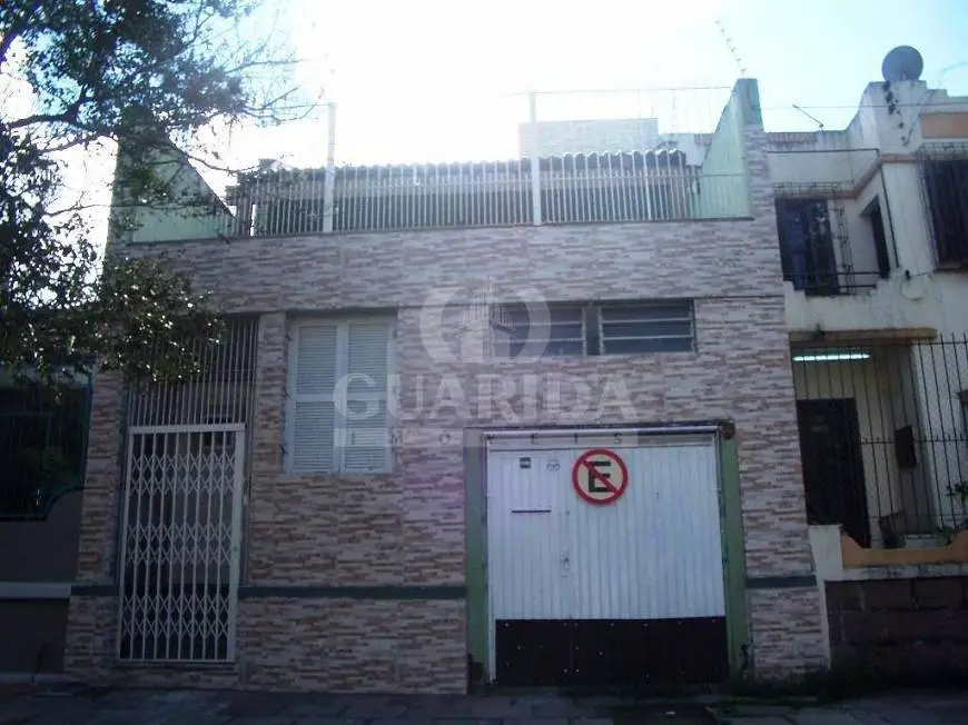 Foto 1 de Casa com 4 Quartos à venda, 228m² em Azenha, Porto Alegre