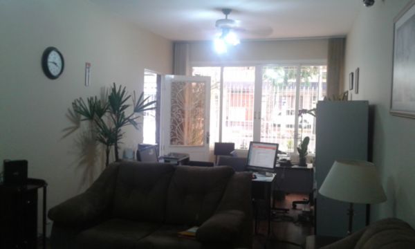 Foto 2 de Casa com 4 Quartos à venda, 243m² em Santana, Porto Alegre