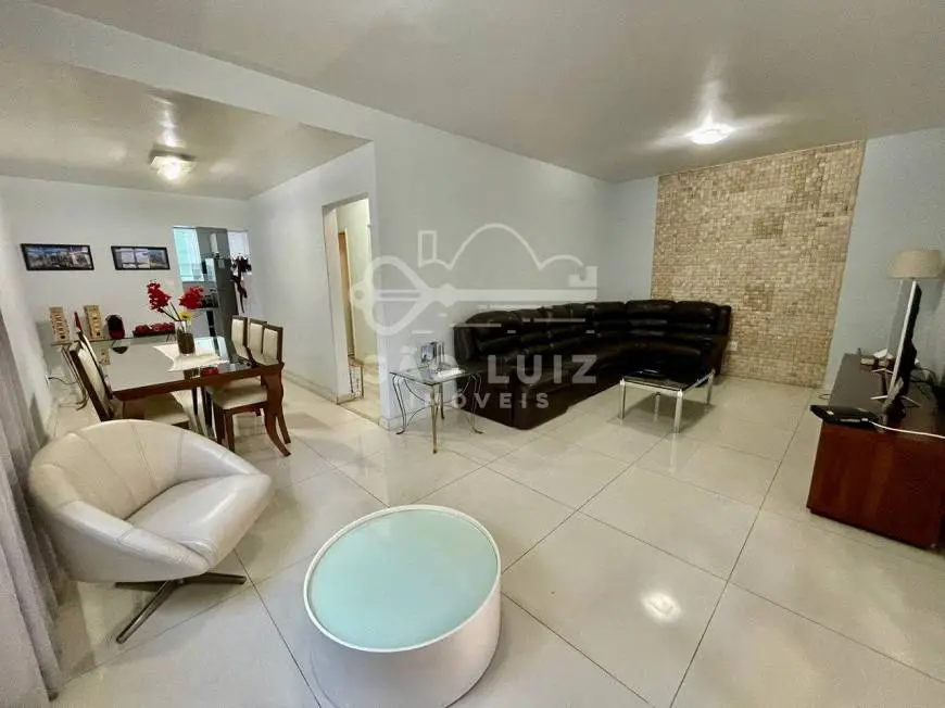 Foto 1 de Casa com 5 Quartos para alugar, 308m² em Liberdade, Belo Horizonte