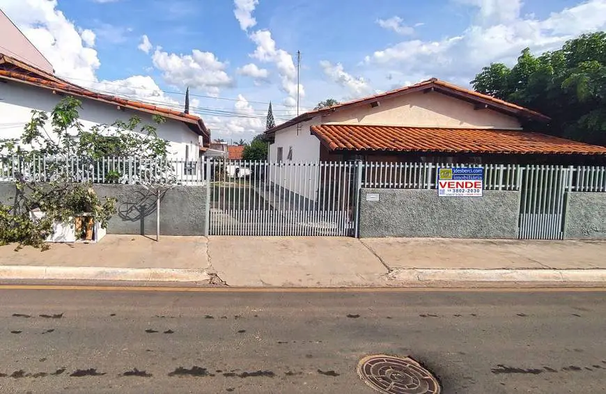 Foto 1 de Casa com 9 Quartos à venda, 440m² em Centro, Holambra