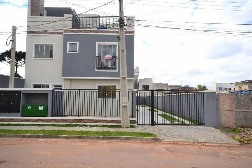 Foto 1 de Sobrado com 3 Quartos à venda, 82m² em Sitio Cercado, Curitiba