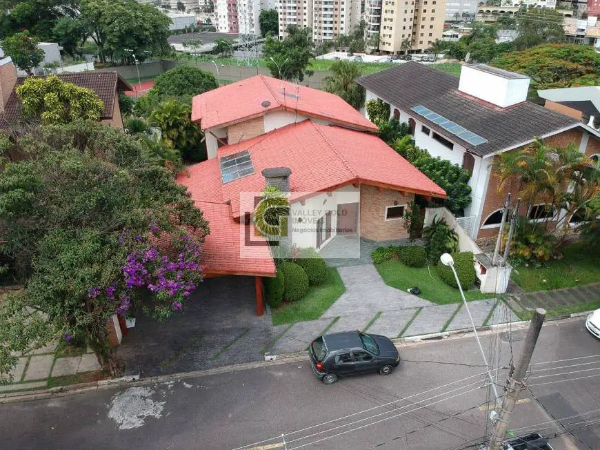 Foto 1 de Sobrado com 4 Quartos à venda, 330m² em Parque Residencial Aquarius, São José dos Campos