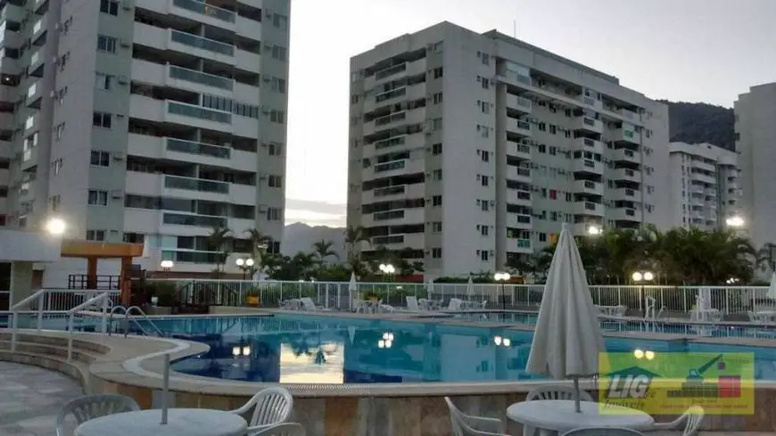 Foto 1 de Apartamento com 2 Quartos para venda ou aluguel, 67m² em Camorim, Rio de Janeiro