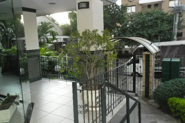 Foto 2 de Apartamento com 2 Quartos à venda, 76m² em Higienópolis, Porto Alegre