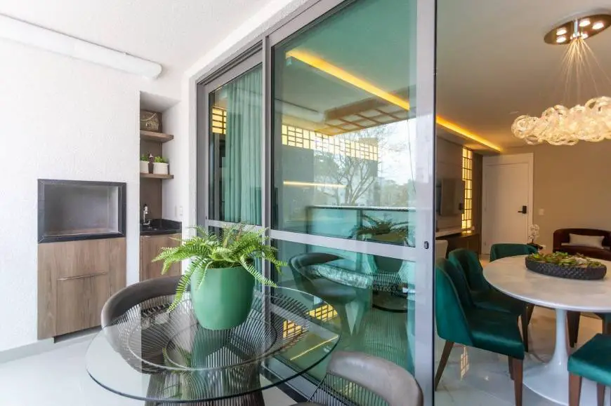 Foto 1 de Apartamento com 2 Quartos à venda, 72m² em Mercês, Curitiba
