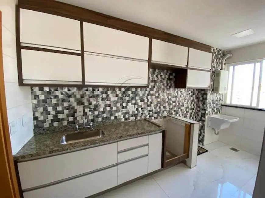 Foto 2 de Apartamento com 3 Quartos para alugar, 81m² em Centro, Londrina
