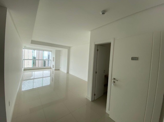 Foto 1 de Apartamento com 3 Quartos à venda, 139m² em Pioneiros, Balneário Camboriú