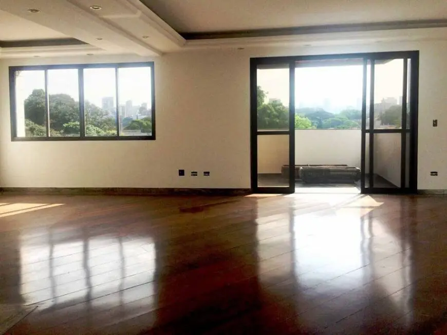 Foto 2 de Apartamento com 4 Quartos à venda, 240m² em Moema, São Paulo