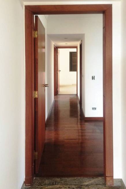 Foto 4 de Apartamento com 4 Quartos à venda, 240m² em Moema, São Paulo