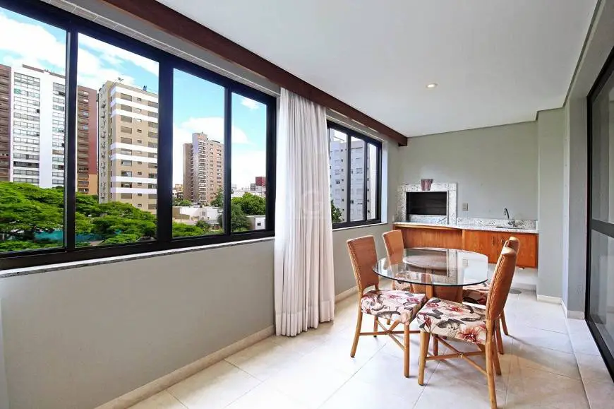 Foto 5 de Apartamento com 4 Quartos à venda, 183m² em Petrópolis, Porto Alegre
