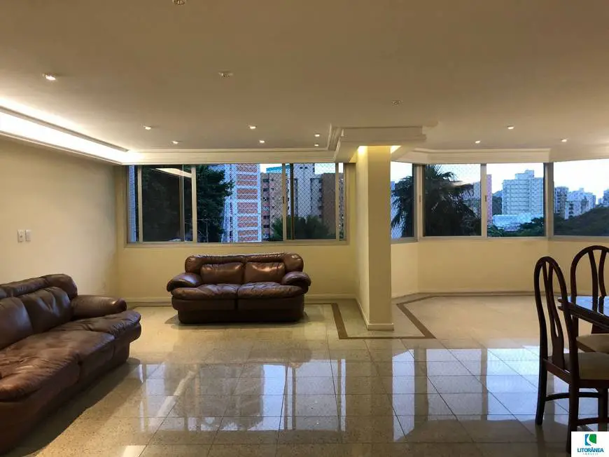 Foto 1 de Apartamento com 4 Quartos à venda, 260m² em Praia do Canto, Vitória