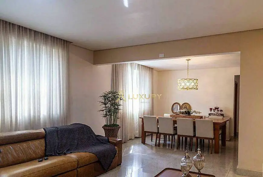 Foto 2 de Apartamento com 4 Quartos à venda, 180m² em Santo Antônio, Belo Horizonte