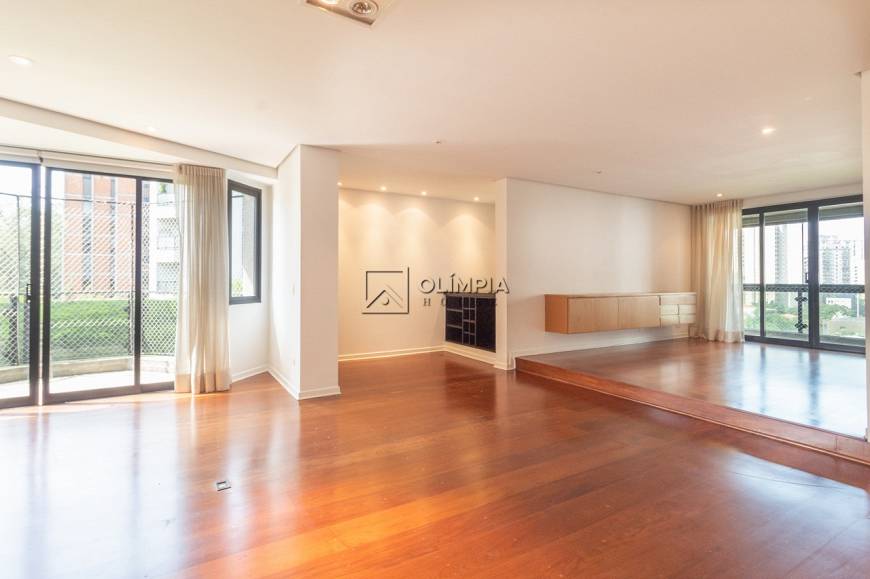 Foto 3 de Apartamento com 4 Quartos à venda, 230m² em Vila Nova Conceição, São Paulo