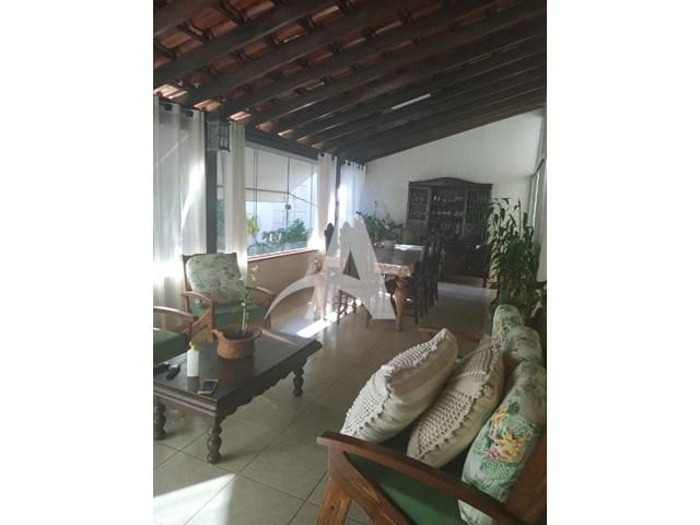Foto 1 de Casa com 3 Quartos à venda, 360m² em Segismundo Pereira, Uberlândia