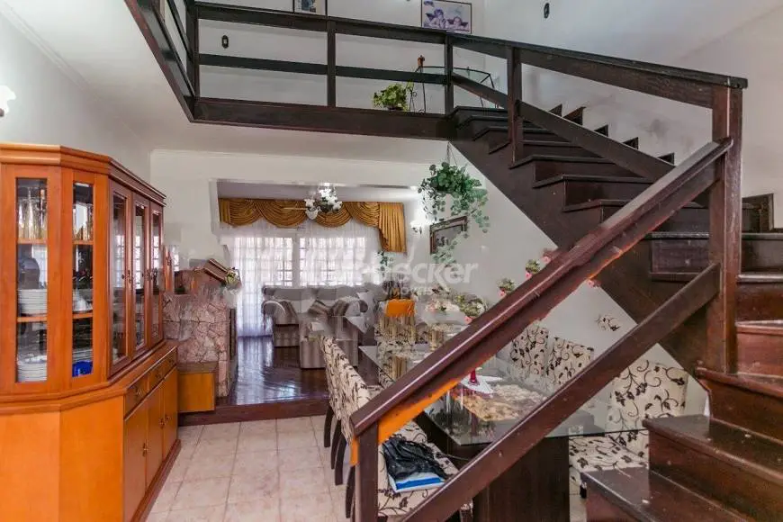 Foto 3 de Casa com 4 Quartos à venda, 341m² em Jardim Floresta, Porto Alegre