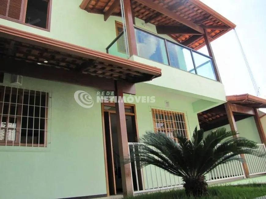 Foto 1 de Casa com 4 Quartos à venda, 272m² em Ouro Preto, Belo Horizonte