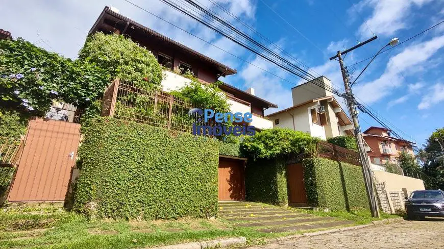 Foto 1 de Casa com 4 Quartos à venda, 226m² em Pantanal, Florianópolis