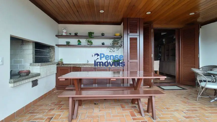 Foto 3 de Casa com 4 Quartos à venda, 226m² em Pantanal, Florianópolis