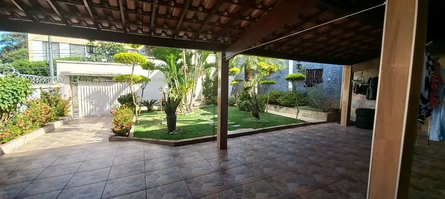 Foto 1 de Casa com 4 Quartos à venda, 150m² em Planalto, Belo Horizonte