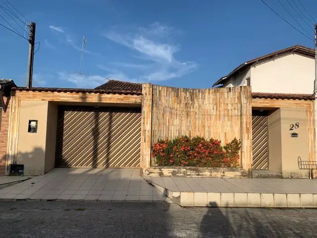 Foto 1 de Casa com 4 Quartos à venda, 250m² em Santa Amélia, Maceió