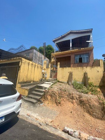 Foto 1 de Casa com 4 Quartos à venda, 220m² em São Raimundo, Manaus