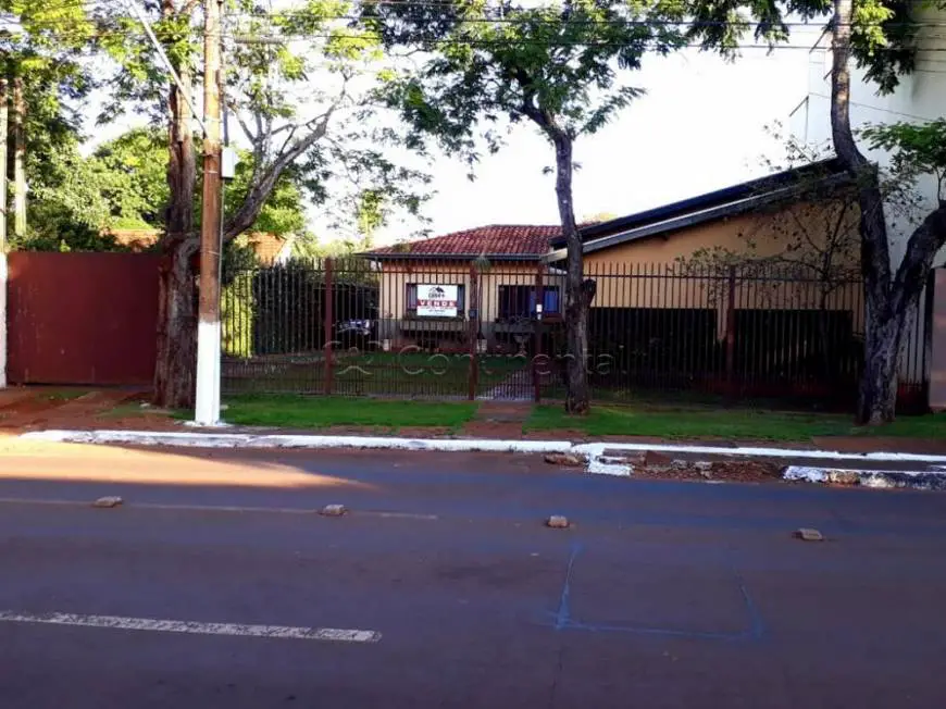 Foto 1 de Casa com 4 Quartos à venda, 329m² em Vila Planalto, Dourados