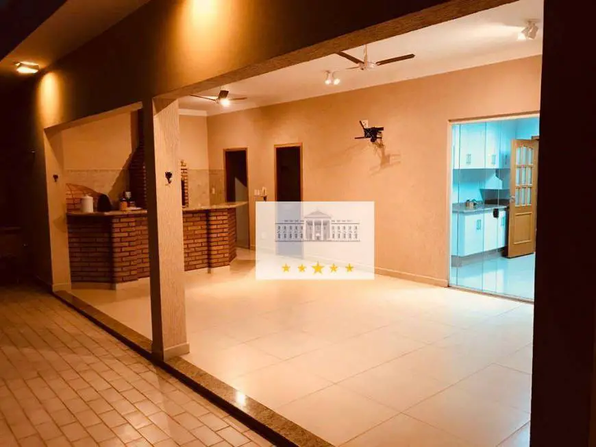 Foto 2 de Casa de Condomínio com 3 Quartos para alugar, 210m² em Conjunto Habitacional Doutor Antônio Villela Silva, Araçatuba
