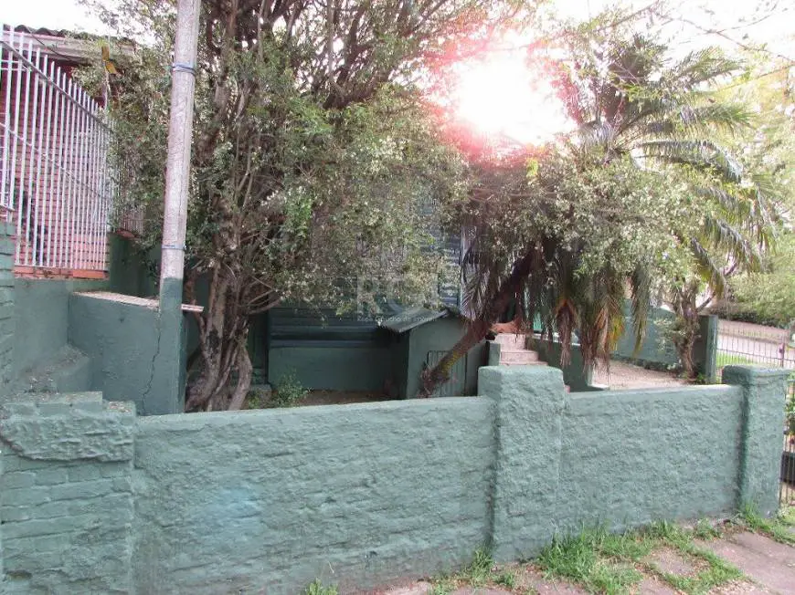 Foto 2 de Lote/Terreno à venda, 243m² em Chácara das Pedras, Porto Alegre
