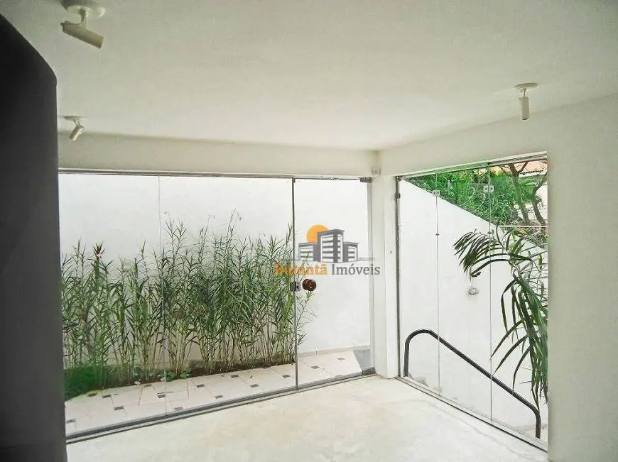 Foto 5 de Sobrado com 4 Quartos para alugar, 200m² em Jardim Peri-Peri, São Paulo