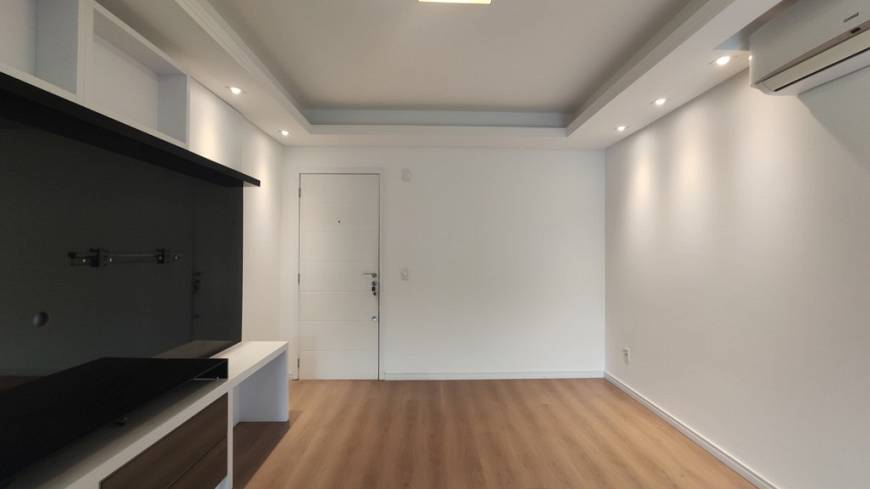 Foto 3 de Apartamento com 2 Quartos para alugar, 69m² em Atiradores, Joinville