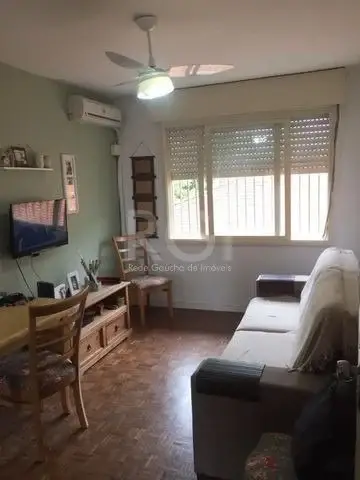Foto 2 de Apartamento com 2 Quartos à venda, 56m² em Santo Antônio, Porto Alegre