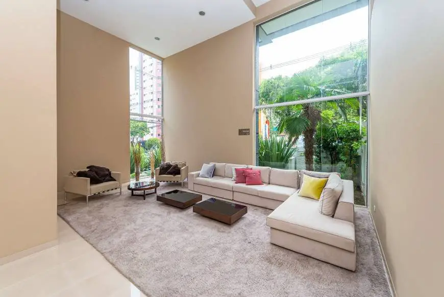 Foto 2 de Apartamento com 2 Quartos à venda, 744m² em São Francisco, Curitiba