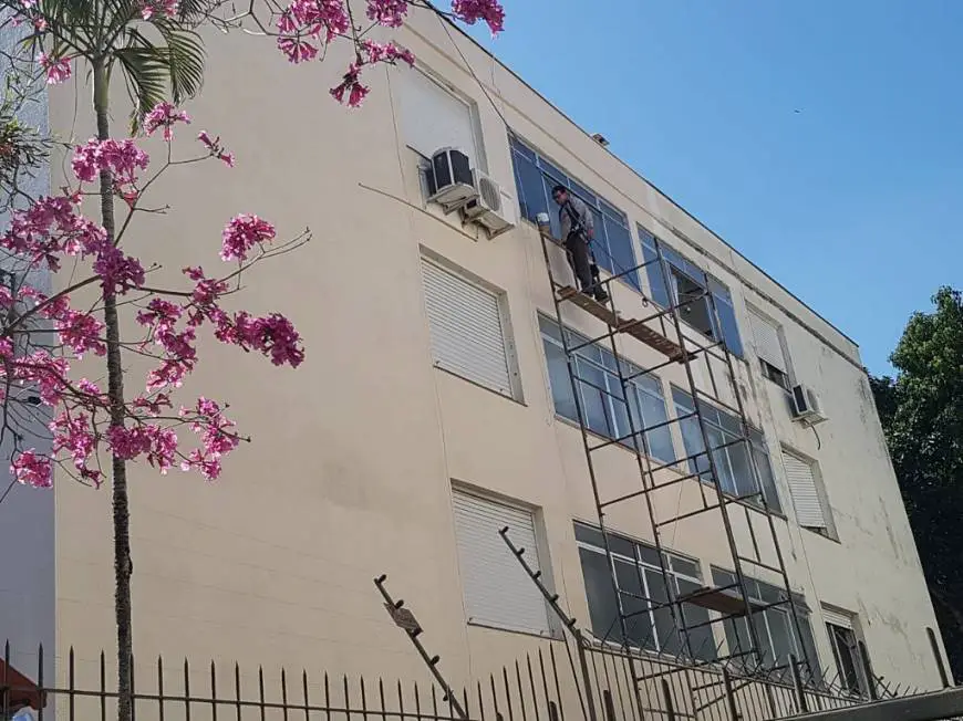 Foto 2 de Apartamento com 2 Quartos à venda, 69m² em São Sebastião, Porto Alegre