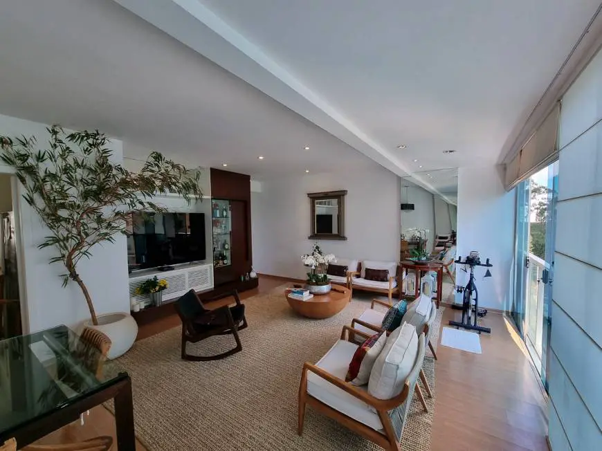 Foto 1 de Apartamento com 3 Quartos para alugar, 110m² em Belvedere, Belo Horizonte